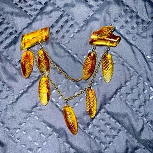 Vintage 1950’s sweater clip!